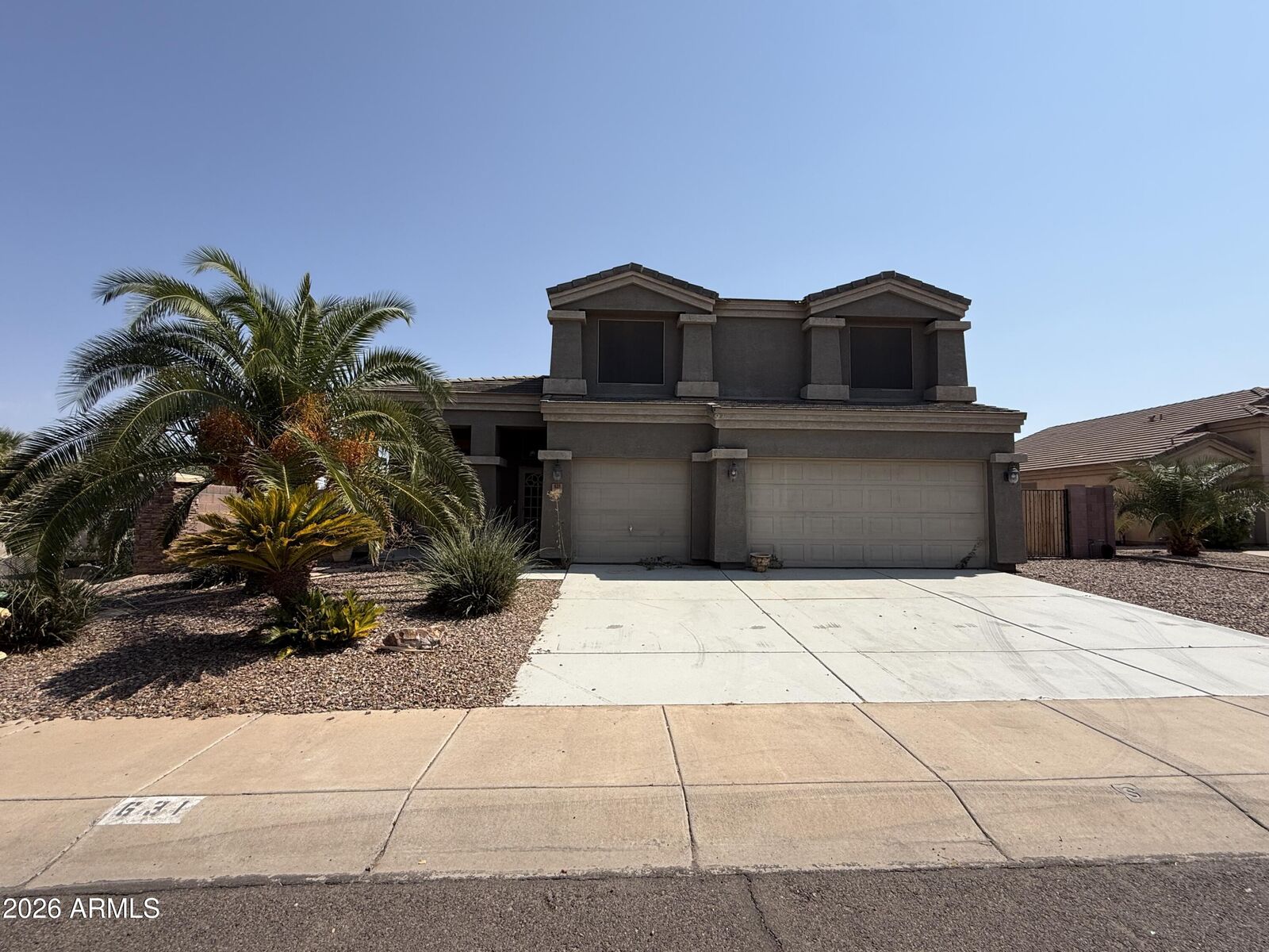 Property Photo: 631 W Rattlesnake Place AZ 85122