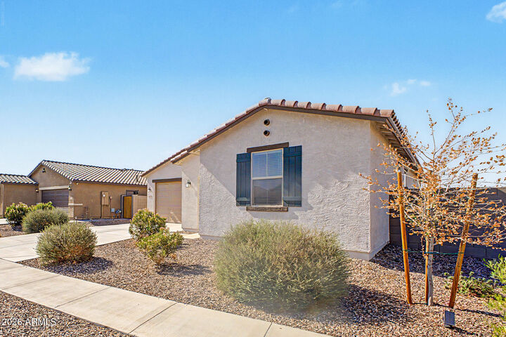 Property Photo: 2856 W Monte Way AZ 85339