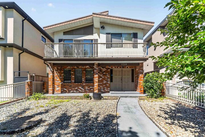 Property Photo: 2739 E 8th Avenue BC V5M 1W7