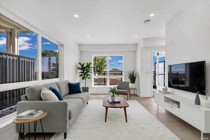 Property Photo: 3800 Pender Street 4 BC V5C 2L5