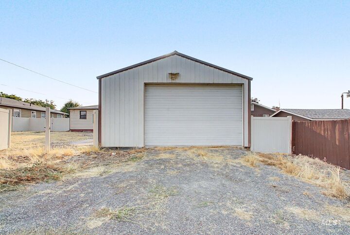 Property Photo:  1325 7th Street  WA 99403 
