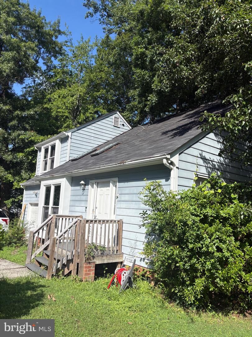 Property Photo: 424 Wadsworth Drive VA 23224