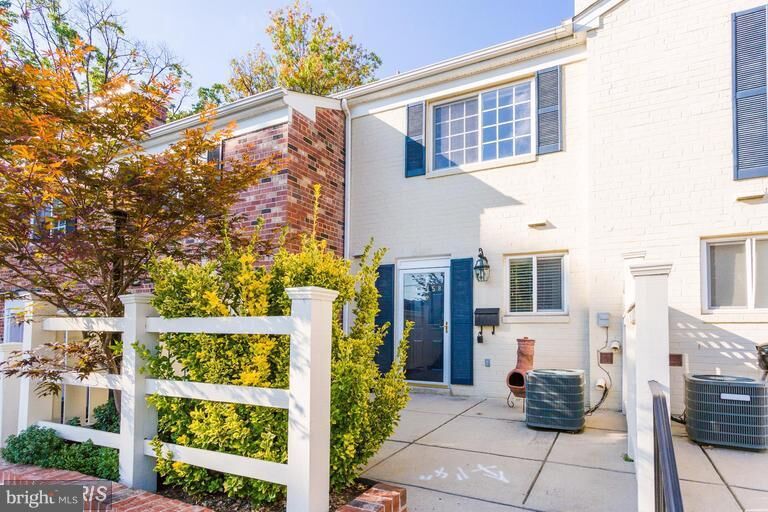 Property Photo:  1615 Van Dorn Street N B  VA 22304 