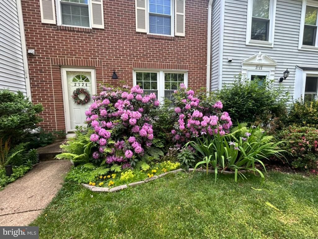 Property Photo:  2124 Glenn Spring Court  VA 22043 