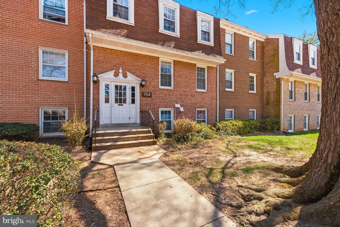 Property Photo: 754 Quince Orchard Boulevard 102 MD 20878