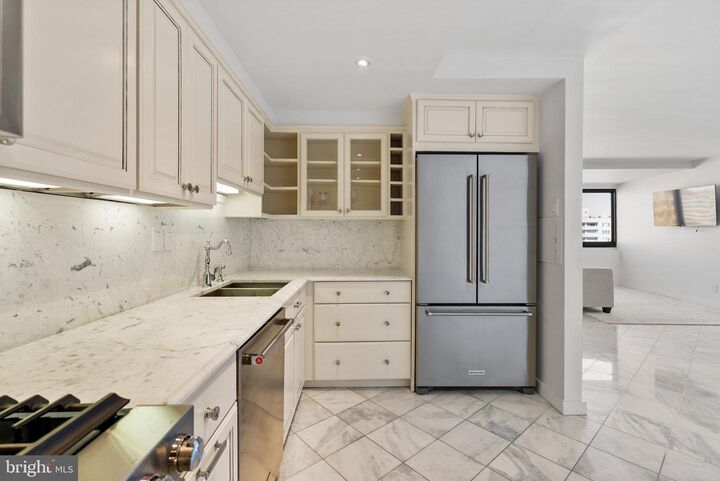 Property Photo:  2500 Virginia Avenue NW 1005-S  DC 20037 