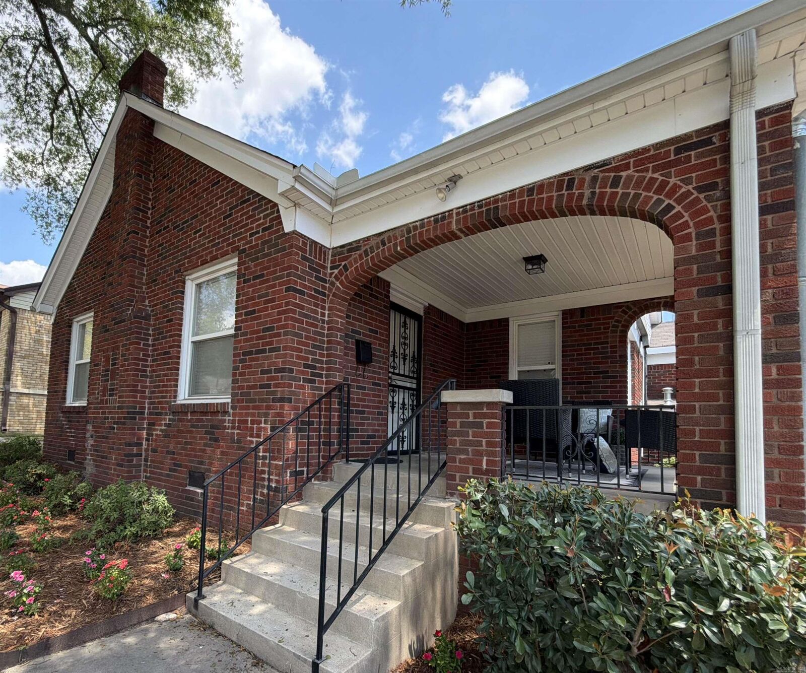 Property Photo:  107 N Pine Street  AR 72205 