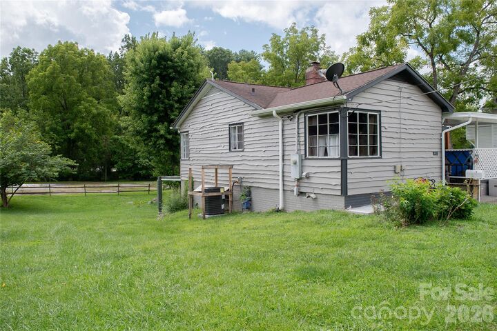 Property Photo:  412 1st Avenue W  NC 28739 