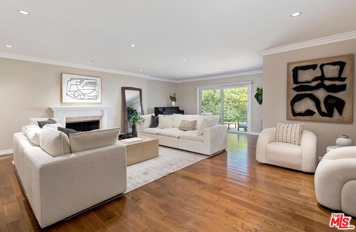 Property Photo: 2302 Duxbury Cir CA 90034