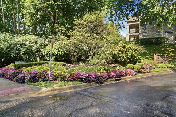 Property Photo:  2403 Keep Place  OH 43204 