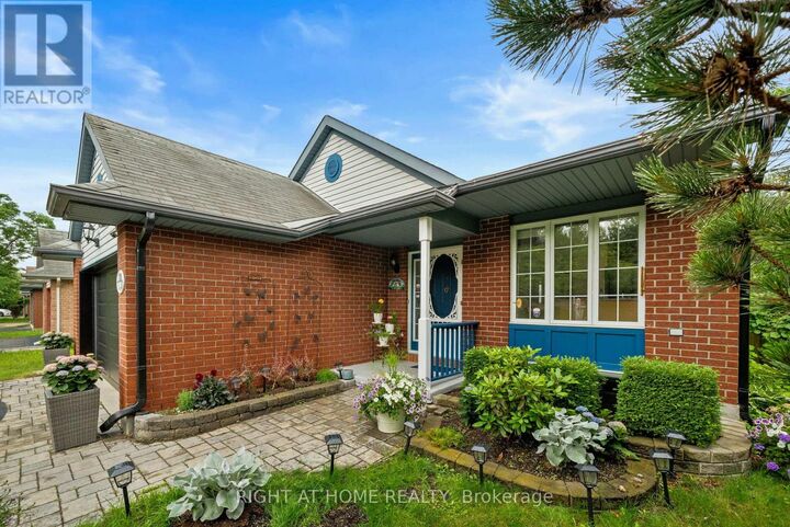 Property Photo: 120 Grandpark Circle ON K1G 6R5