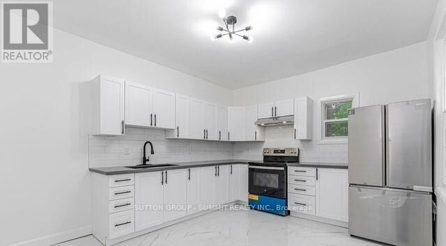 Property Photo:  439 Ferguson Avenue North  ON L8L 4Z1 
