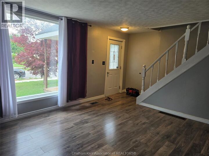 Property Photo:  252 Selkirk Street  ON N7L 1Z6 