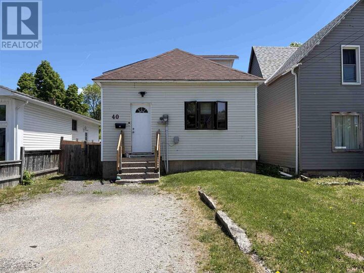 Property Photo:  40 Algoma Ave  ON P6B 2P7 