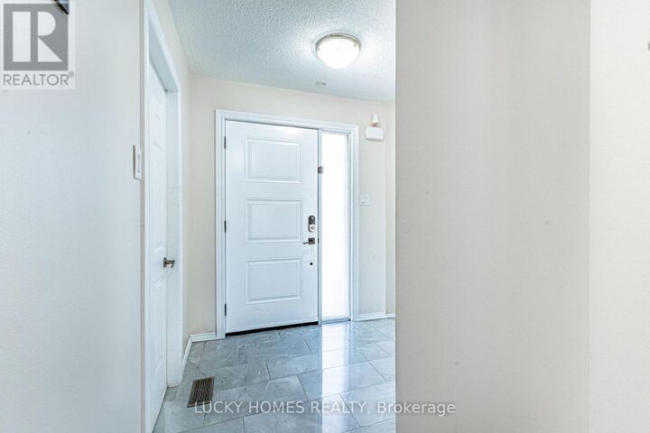 Property Photo:  65 Lyfytt Crescent  ON L4N 7X5 