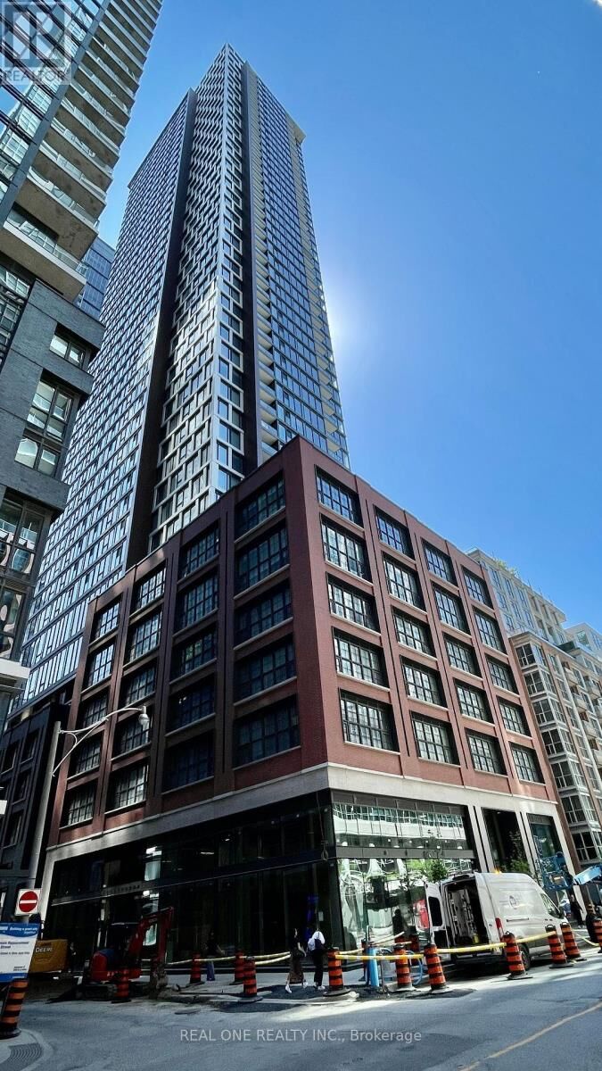 Property Photo:  55 Mercer Street 4712  ON M5V 0W4 