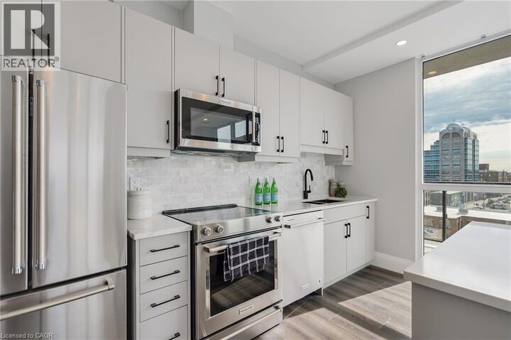 60 Charles Street West 705 — photo 1