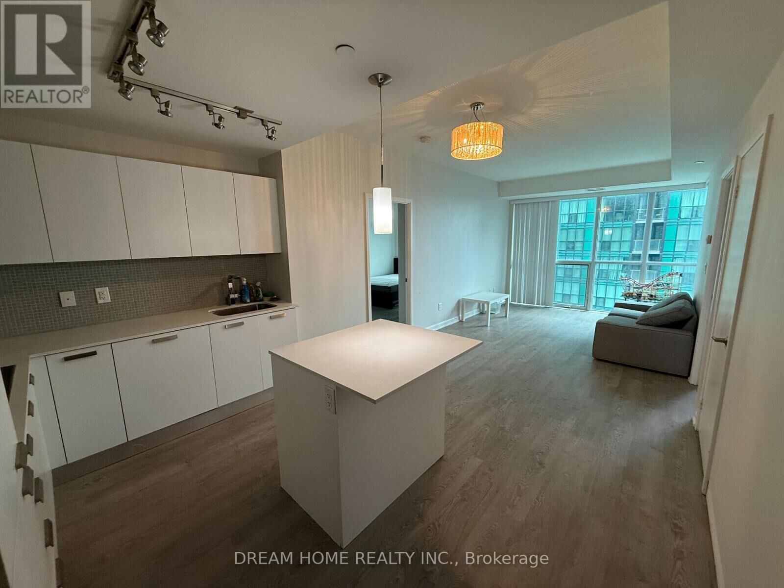 Property Photo:  9 Bogert Avenue 2506  ON M2N 0H3 