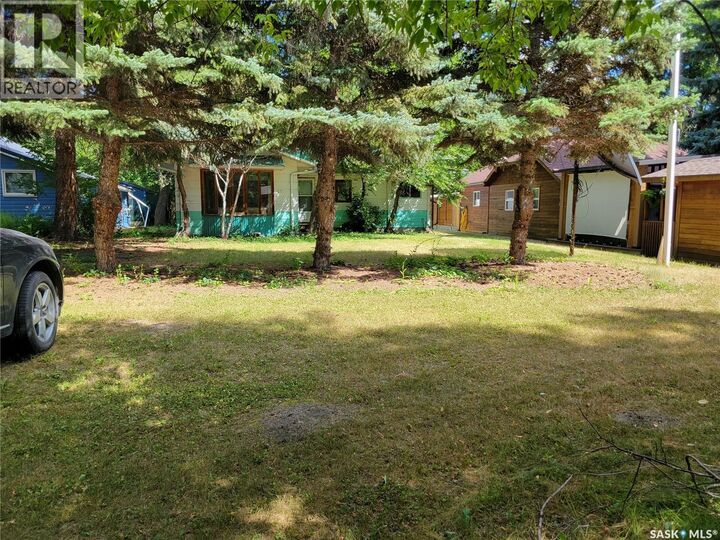 Property Photo: 27 Elm Street SK S0G 2Y0