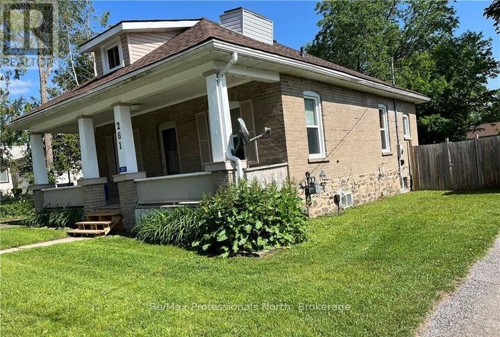 Property Photo:  261 Hotchkiss Street  ON P1P 1H7 