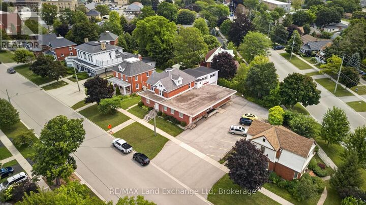 Property Photo: 77 Montreal Street ON N7A 2G5
