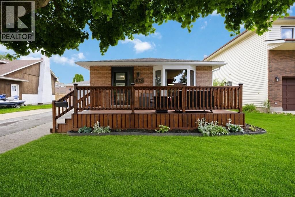 Photo de la propriété: 403 Huxley Avenue ON N7S 4Z1
