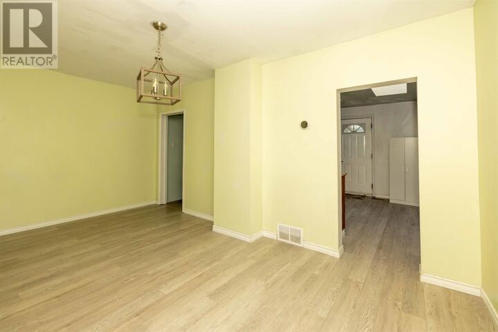 Property Photo: 201 Cumming St ON P7C 1N8