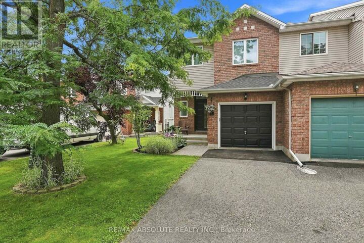 26 Milner Downs Crescent — photo 1
