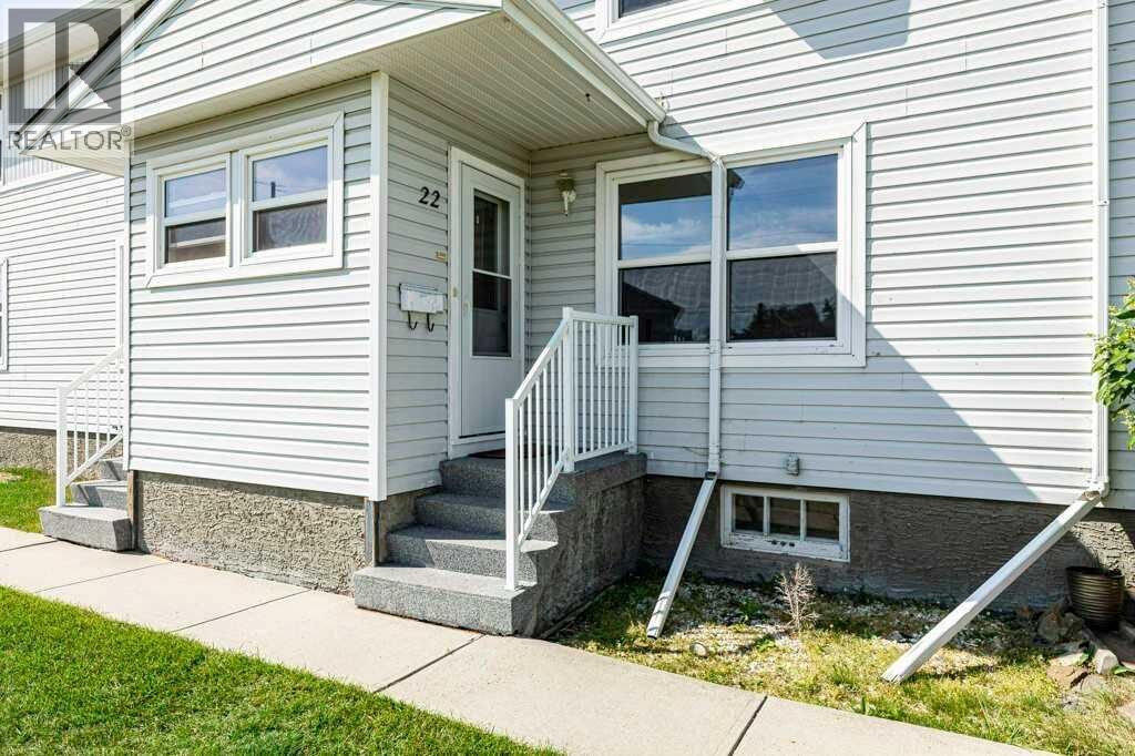 Property Photo:  22 Poplar Crescent  AB T4S 1V3 