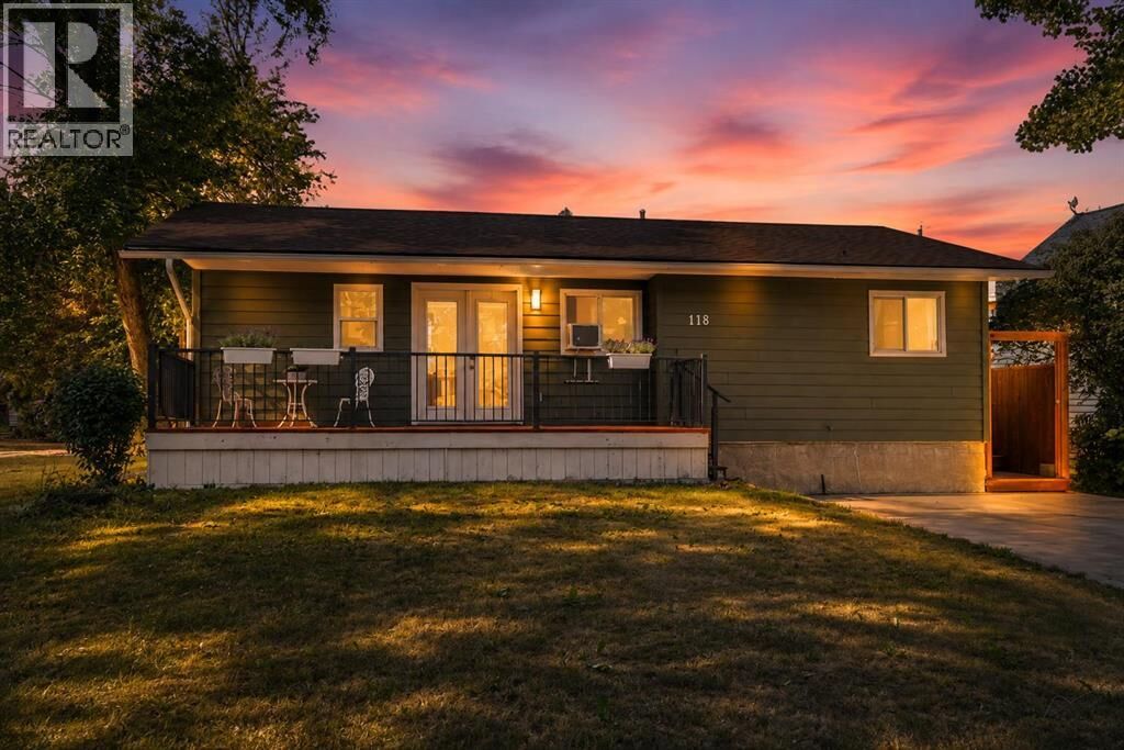 Property Photo: 118 3rd Avenue East AB T0J 2R0