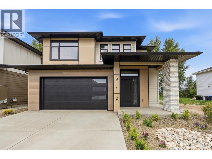 912 Bull Crescent — photo 1