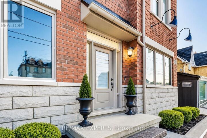 Property Photo:  2285 Major Mackenzie Drive West  ON L6A 5A8 