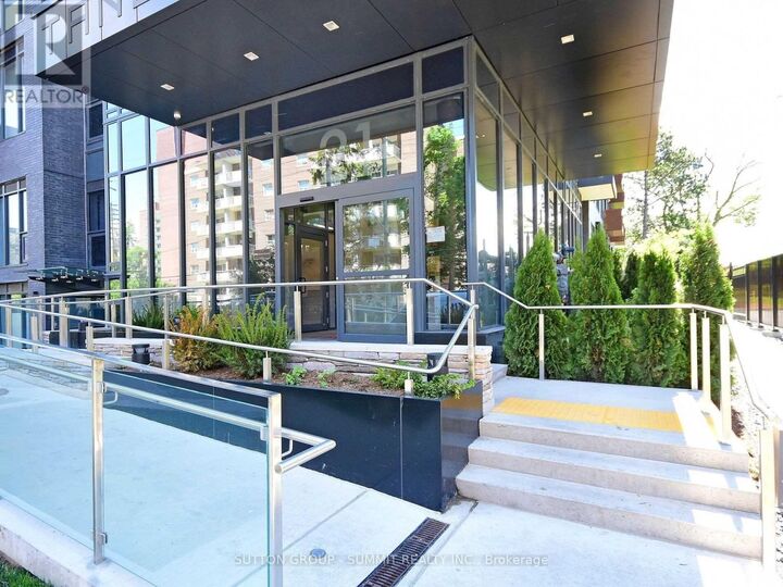 Property Photo: 21 Park Street East 1606 ON L5G 1L7