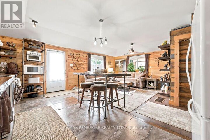 Property Photo: 890 Lea Street ON K8A 6H7