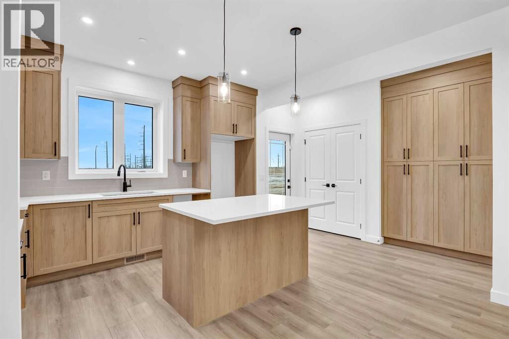 Property Photo:  45 Hotchkiss Gardens Southeast  AB T3S 0T6 