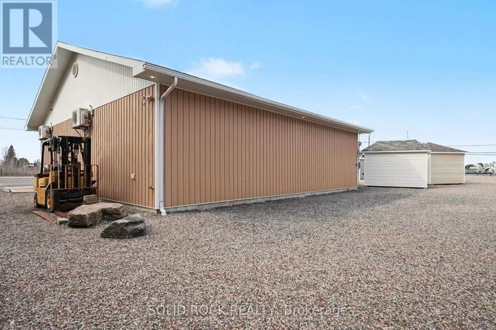 Property Photo:  2491 Carp Road  ON K0A 1L0 