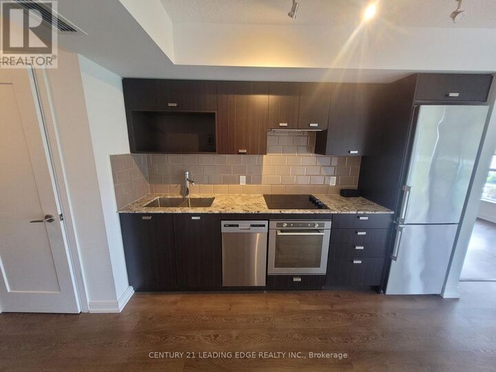 Property Photo:  275 Village Green Square South 1921  ON M1S 0L8 