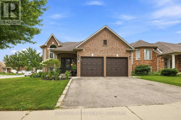 Property Photo: 17 Varley Crescent ON N3R 7Z3