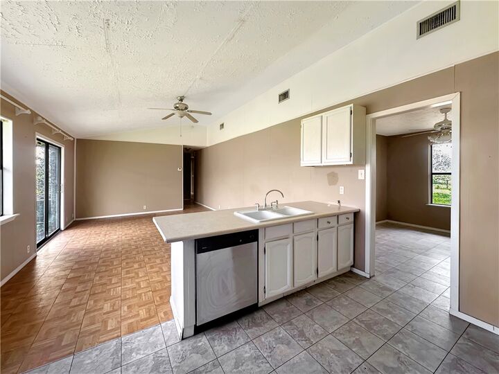 Property Photo:  2871 Carr  TX 78102 