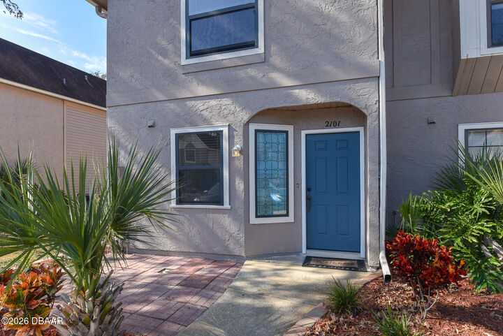 Property Photo:  3960 Oak Trail Run 2101  FL 32127 