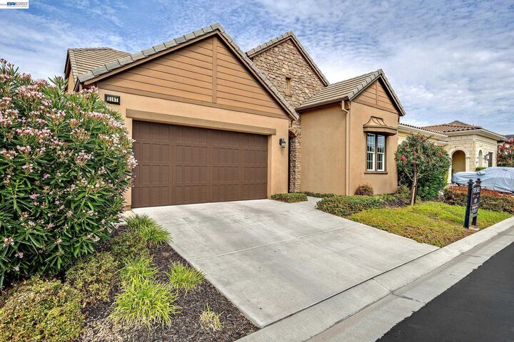 Property Photo:  2107 Rioja Way  CA 94513 