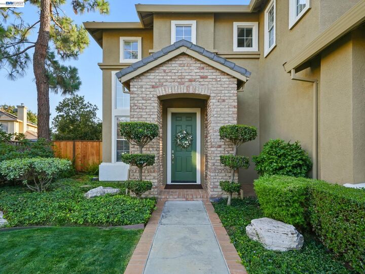Property Photo: 313 Bridgecreek Way CA 94544