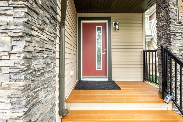 Property Photo: 2312 Casey Cres SW AB T6W 3M9