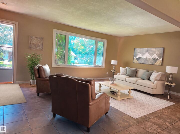 Property Photo: 3822 114 Avenue NW AB T5W 0S6