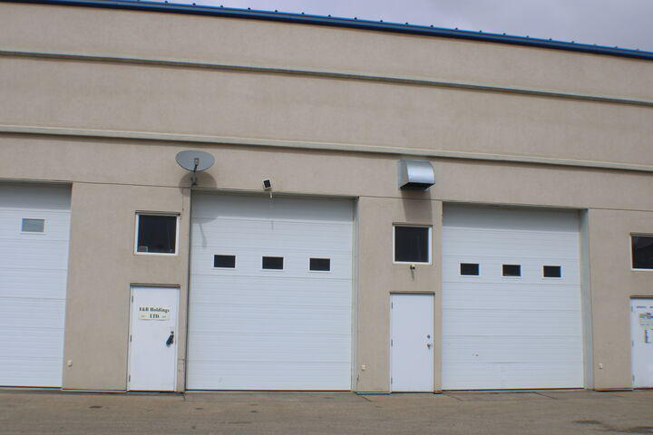 Boulder Blvd — photo 1