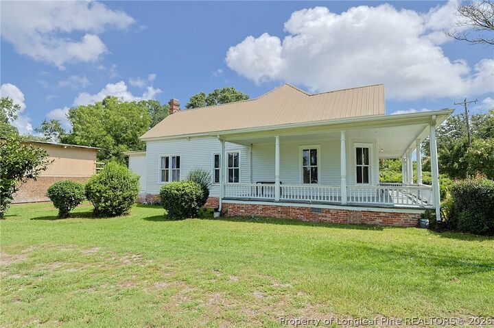 Property Photo: 307 McCaskill Avenue NC 28364