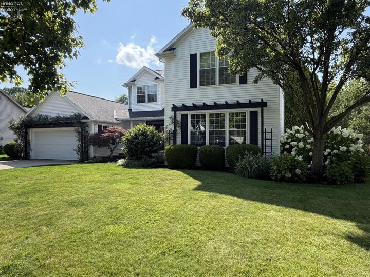 Property Photo:  907 Glenview Drive  OH 44839 