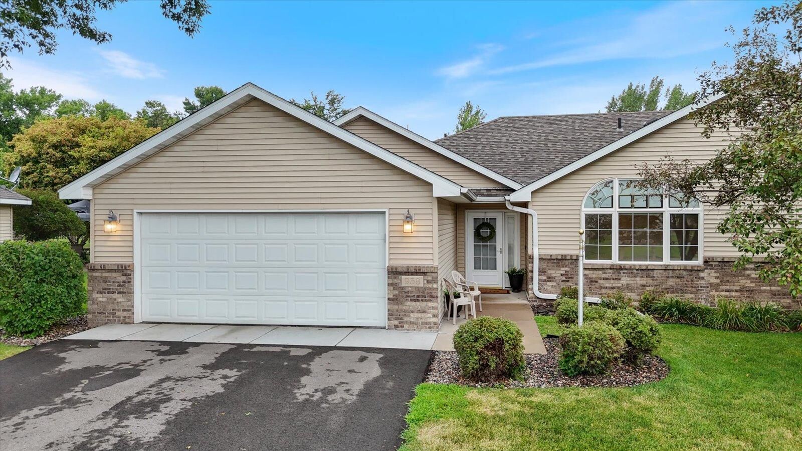 Property Photo: 938 Golden Pond Court MN 55313