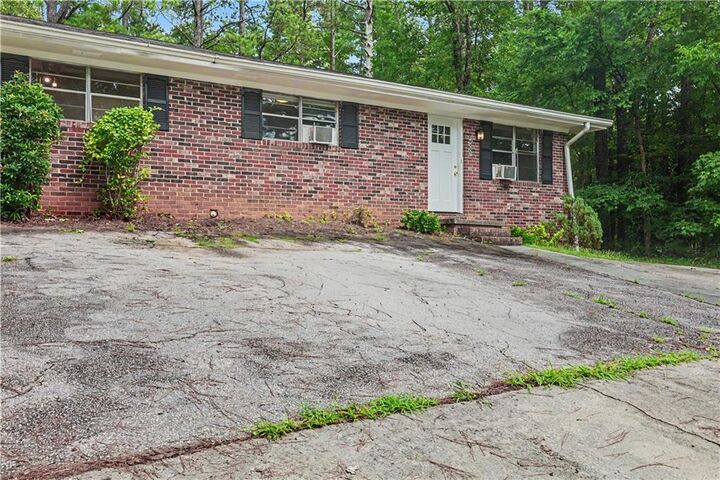 Property Photo: 9223 Westview Drive SW GA 30014