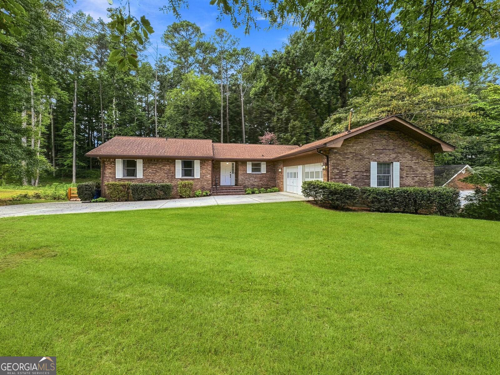 Property Photo: 330 Sharon Drive GA 30214
